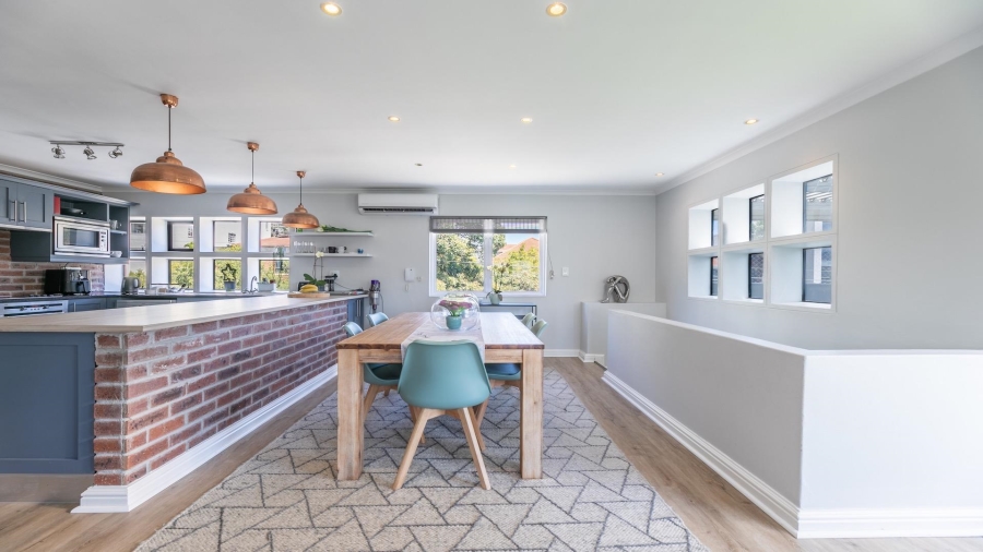 2 Bedroom Property for Sale in Sea Point Western Cape